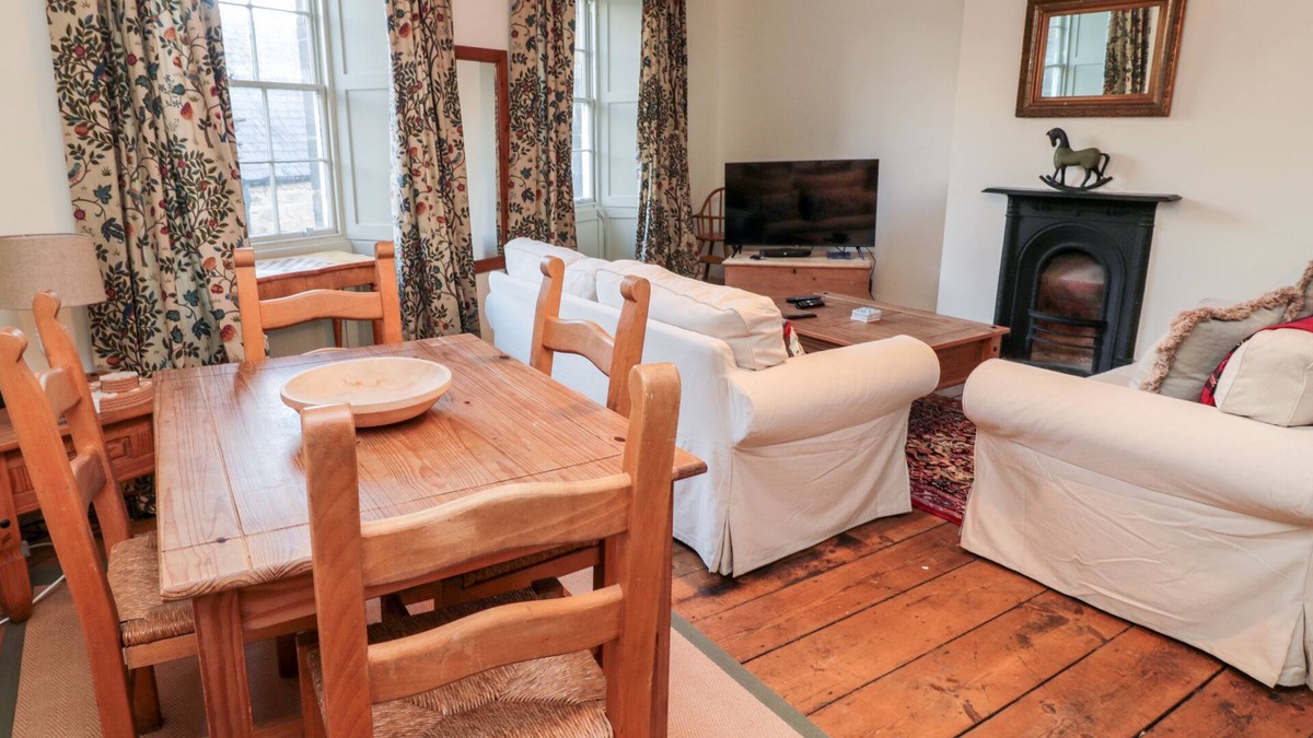 South Charlton Cottage | UPPER OAKWOOD, pet friendly, character holiday cottage in Alnwick
