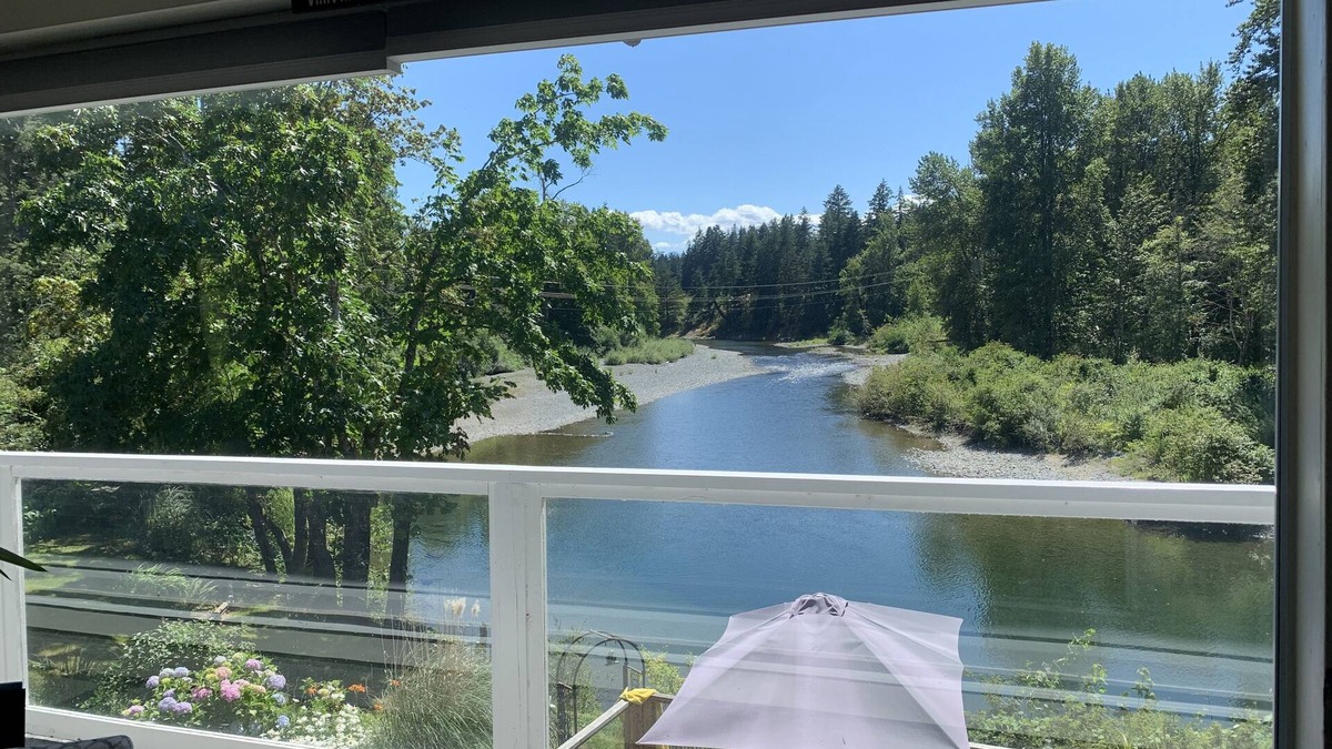 Regional District of Nanaimo House | UPPER SUITE RIVERFRONT PROPERTY