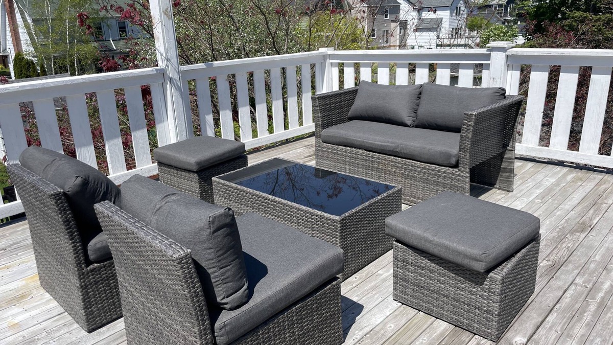 South End Apartment | Upper TwoBedroom Close to Everything/Schools/Restaurants