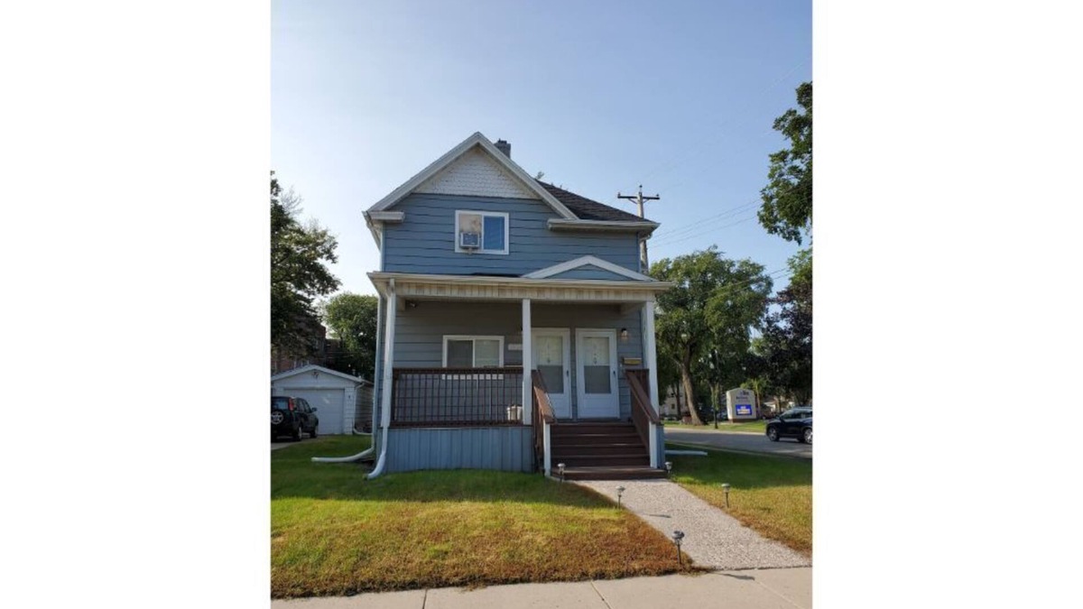 Fargo Apartment | Upper Unit-Hawthorne Area-15 min walk 2 dwtn Fargo