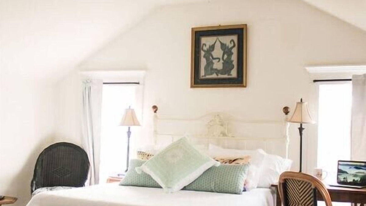 Eureka Springs Historic District Apartment | Uppercase Lodging, Near Downtown, Pet Friendly