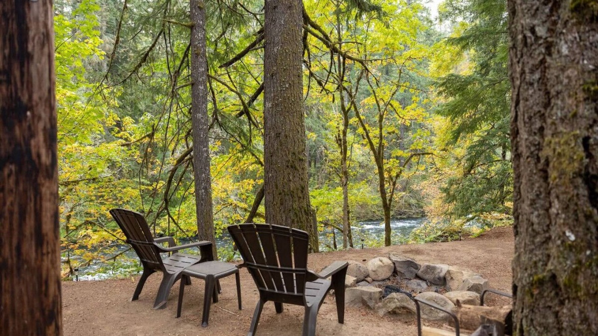 Blue River Cabin | Upriver Nest: Riverfront Oasis