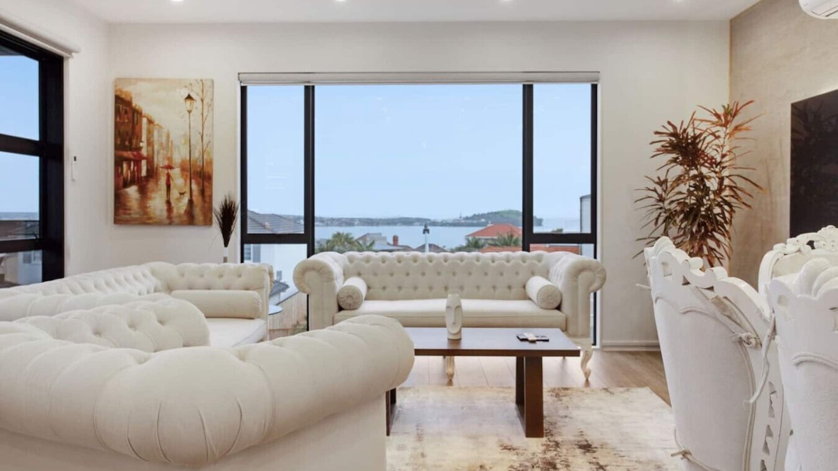 Orakei House | Upscale Abode with Lift, Sea and Skyline Views