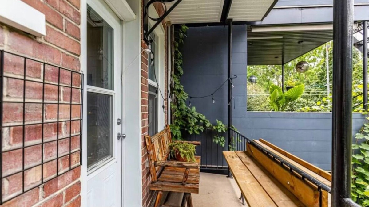 Mile End Apartment | Upscale 1BR studio in MTL (Mile-End)