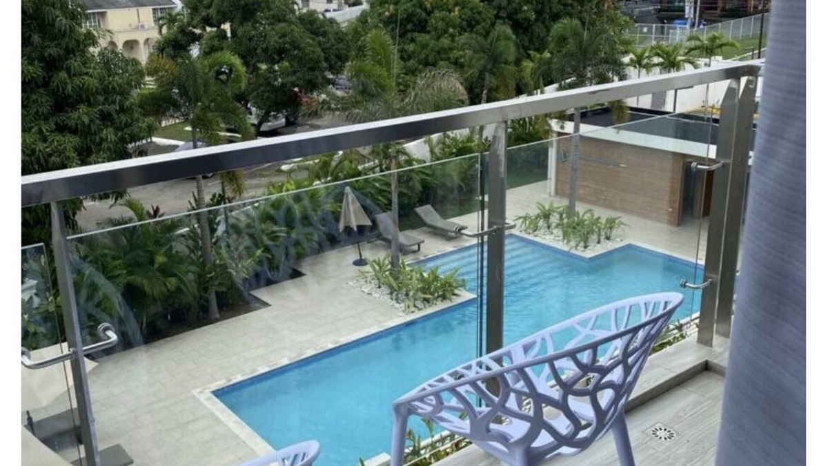 Saint Andrew Apartment | Upscale 2 Bedroom Apt w/gym access and pool view