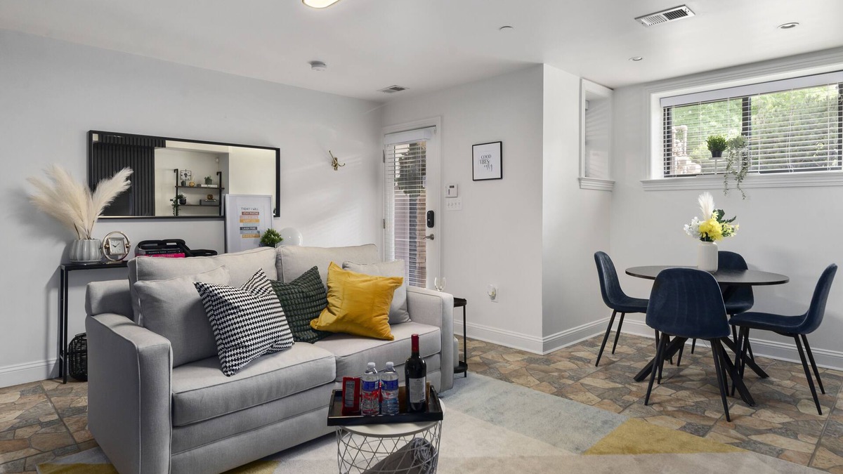 Bloomingdale Apartment | Upscale 2BR Apartment with Patio