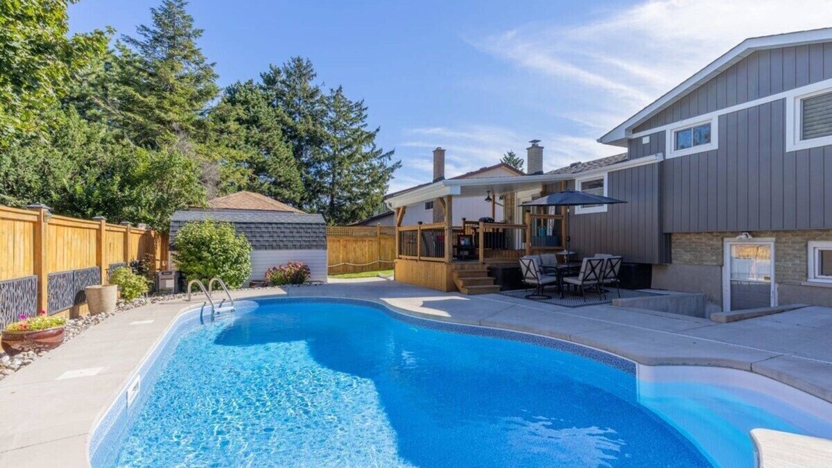 St. Catharines House | Upscale 3BR Designer House with POOL!