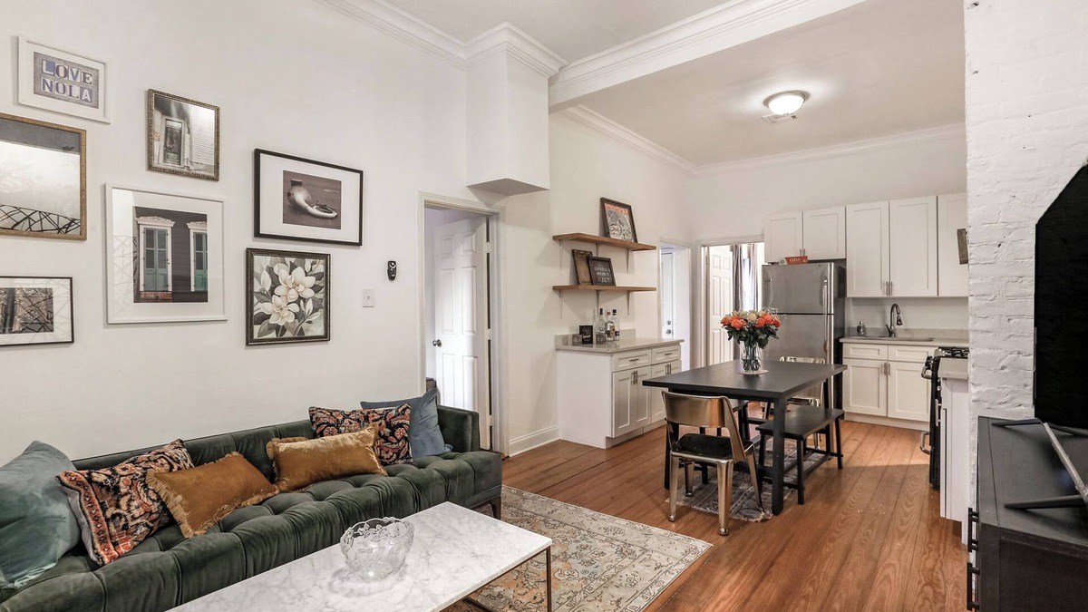 Irish Channel House | Upscale 4BR Uptown Home - Steps to Magazine Street - 10 mins to French Quarter