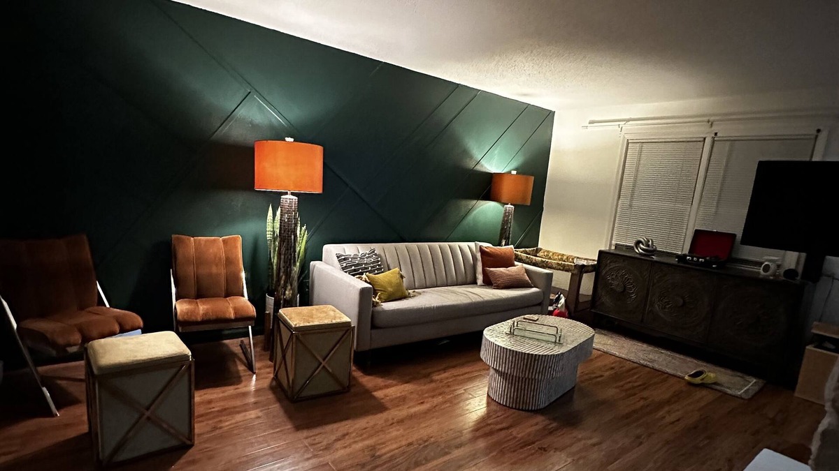 Southwyck Condo | Upscale boho suburban getaway