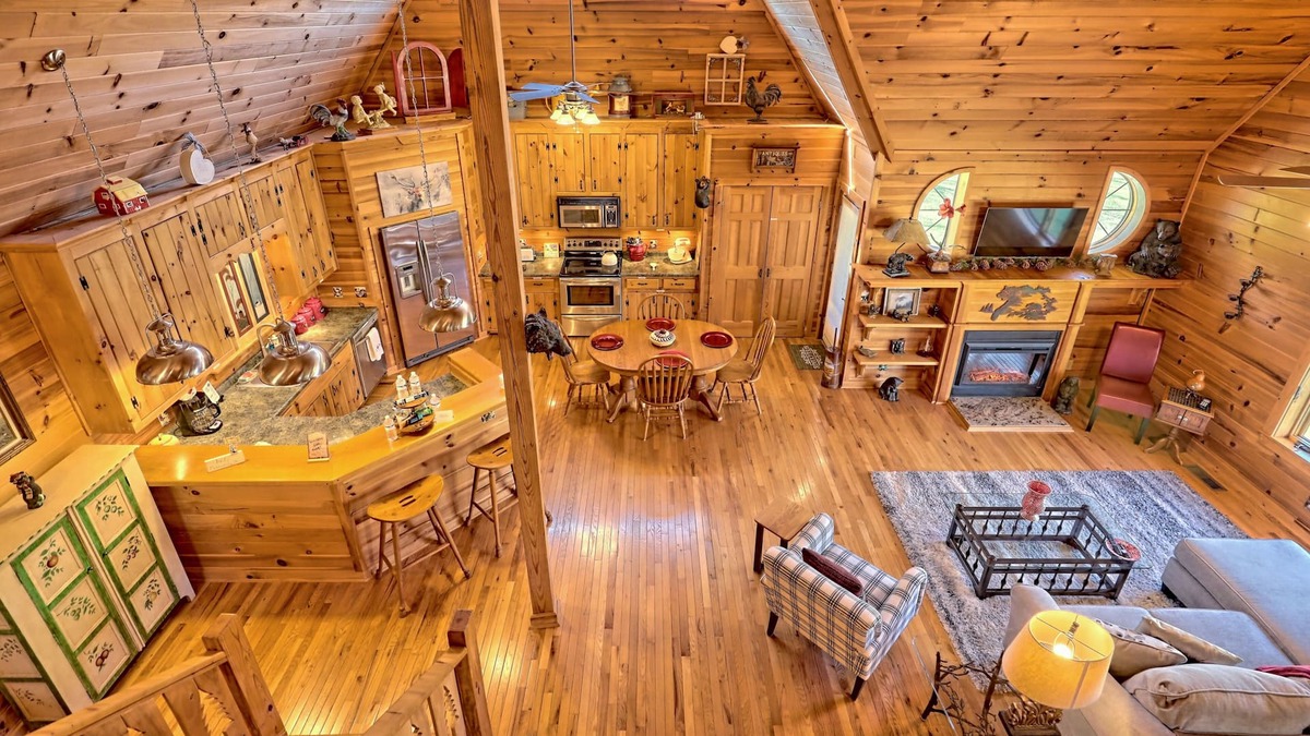 Choestoe Cabin | Upscale cabin in the north Ga. mountains on a peaceful pond. Pet friendly !