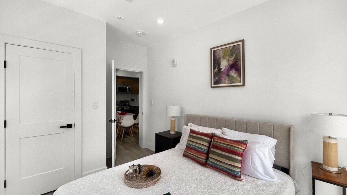 Northeast Bed & Breakfast | Upscale Capitol Hill Unit | Heart of Washington DC