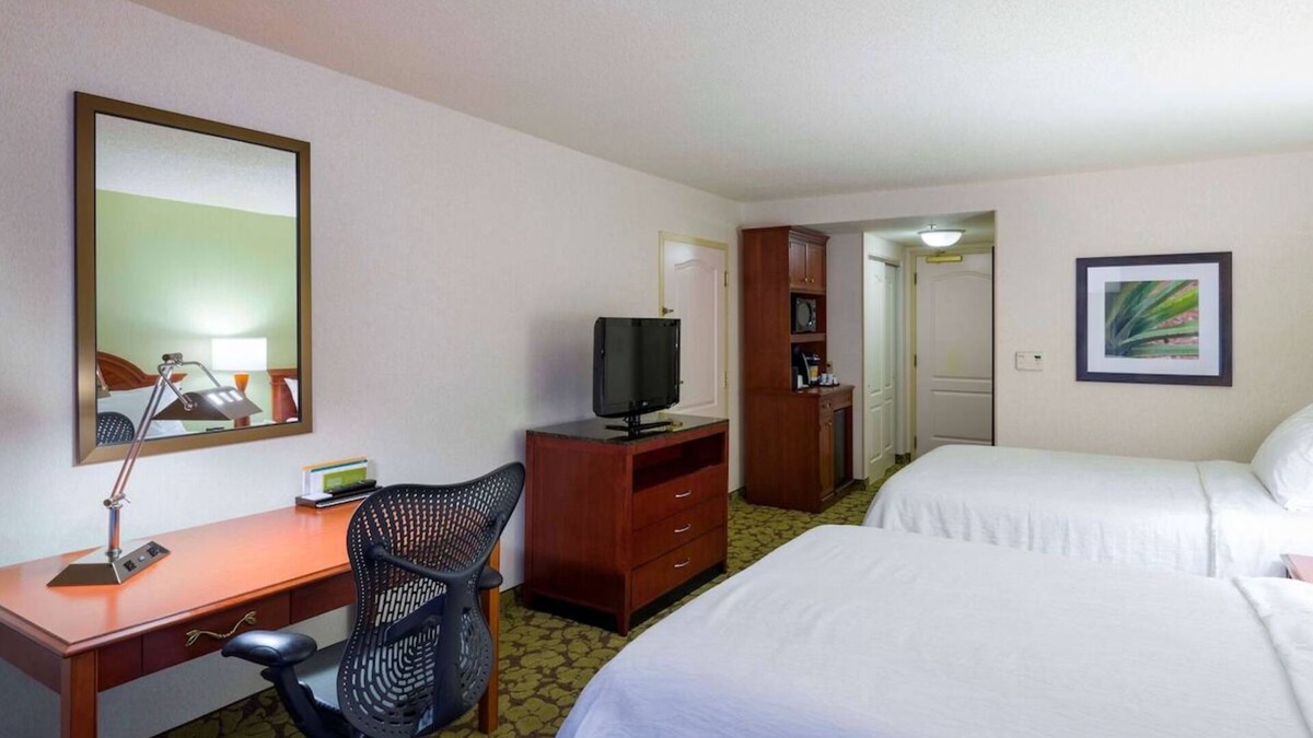Silver Lane House | Upscale Comfort Near Connecticut Convention Center: Free WiFi, Parking | 2 Units