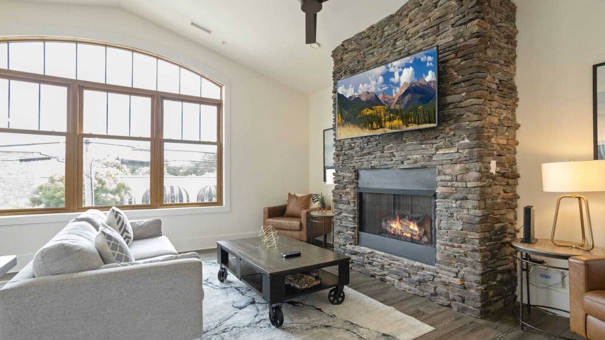 Blowing Rock Condo | Upscale Condo in Downtown Blowing Rock
