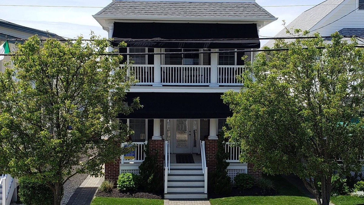 North End Condo | Upscale Condo Located in OC steps away from the beach and boardwalk!