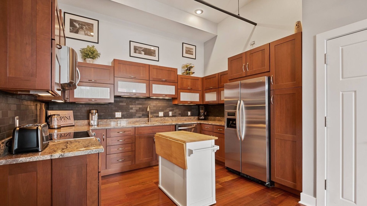 Saint Joseph Condo | Upscale Condo located right downtown near Silver Beach, restaurants, & shopping!