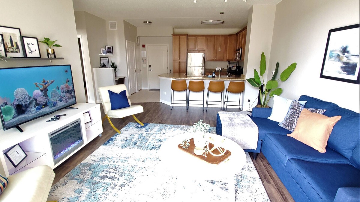 Downers Grove Apartment | Upscale Condo, Washer and Dryer, Fireplace, King Bed, Close To It All