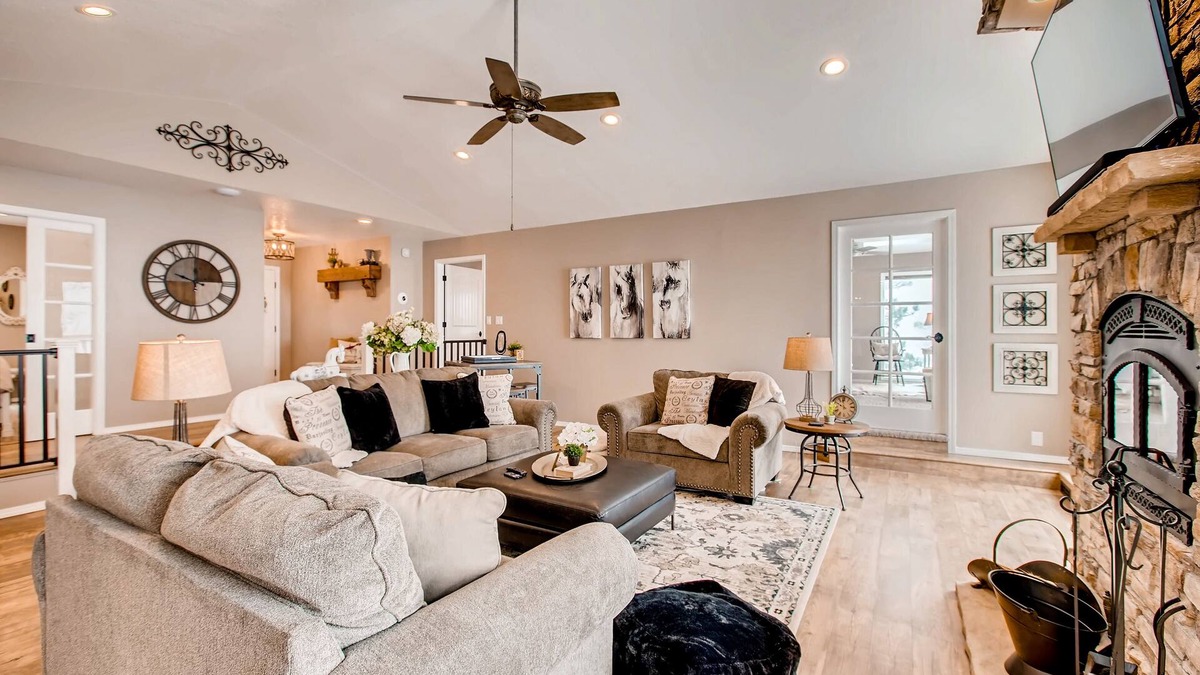 Colorado Springs House | Upscale Country Retreat ~ Panoramic Mountain Views