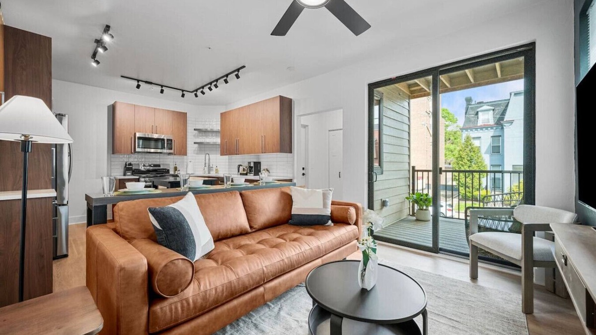 Shadyside Apartment | Upscale Double King Suite|4 Beds| Premier Location