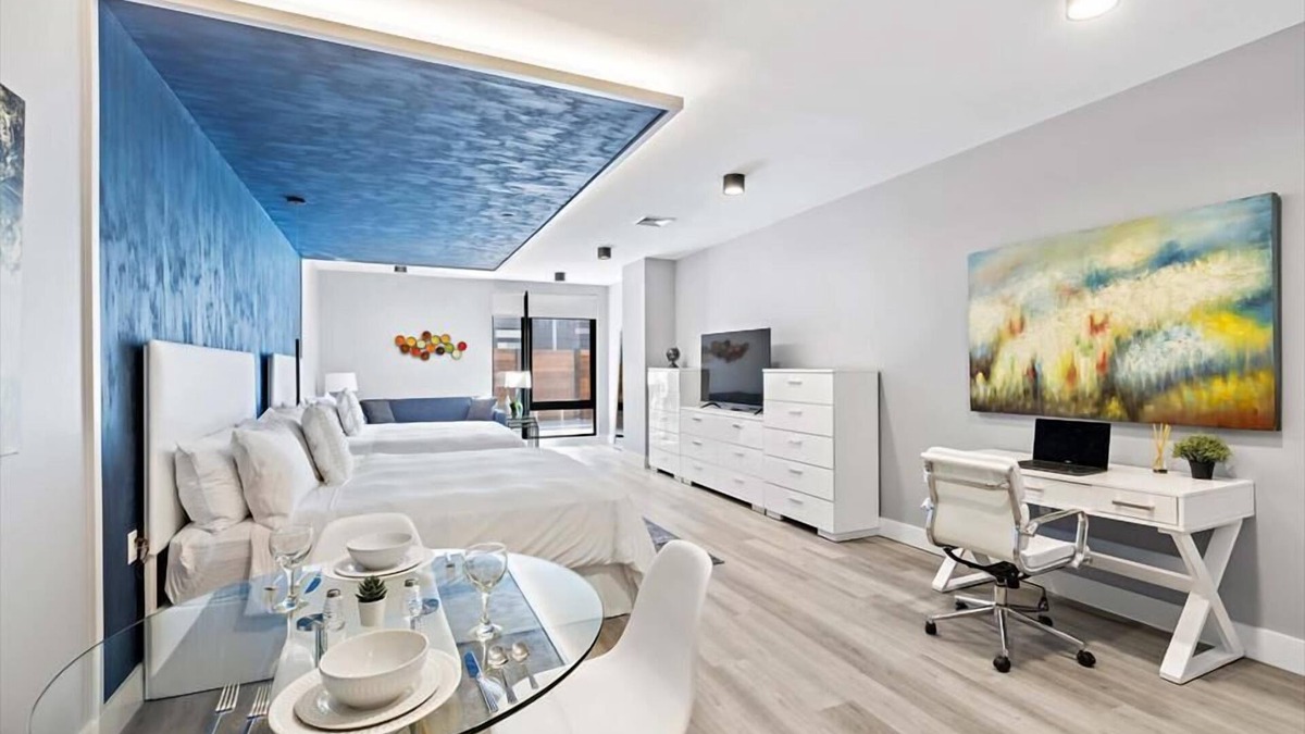 Mott Haven Hotel | Upscale Double King Suite| Fitness Center | Mott Haven