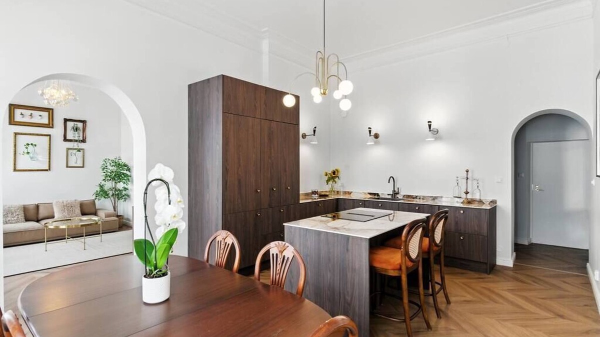 Kruununhaka Apartment | Upscale Downtown 2BR | King & Queen beds | Seaside