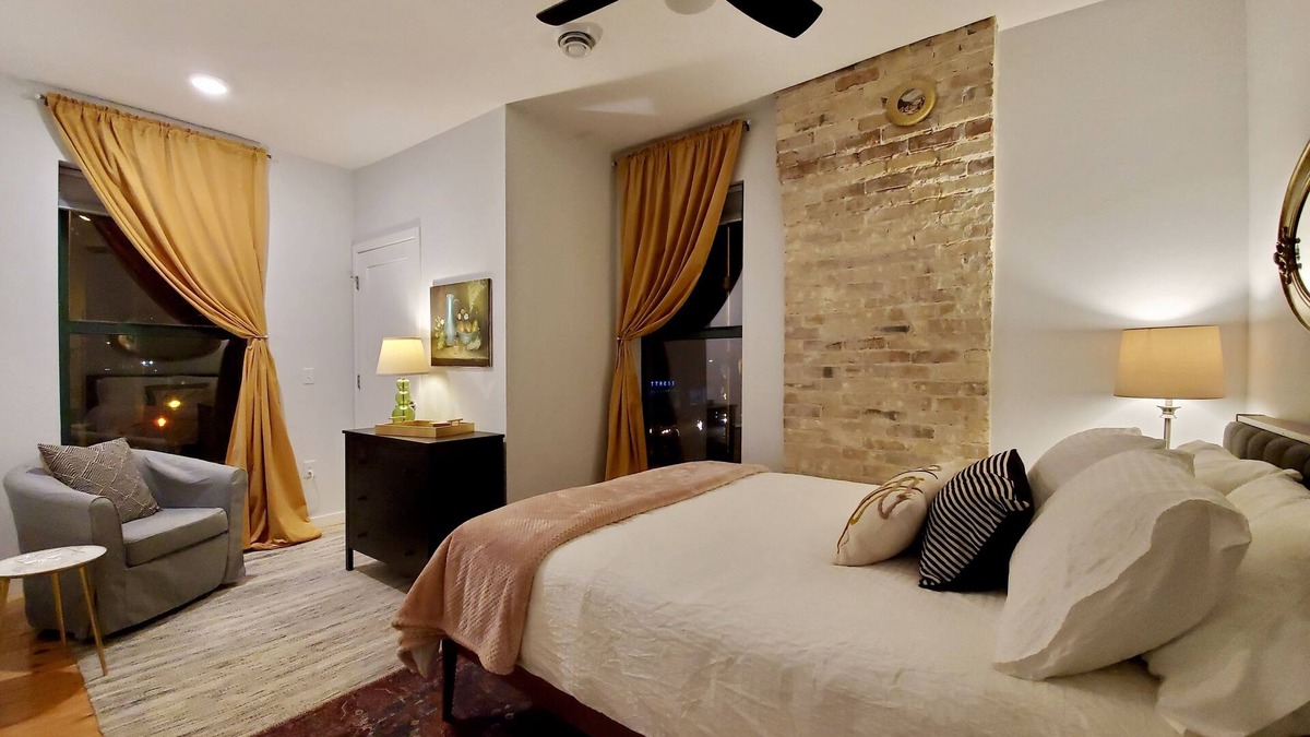 Fort Atkinson Apartment | Upscale downtown apartment