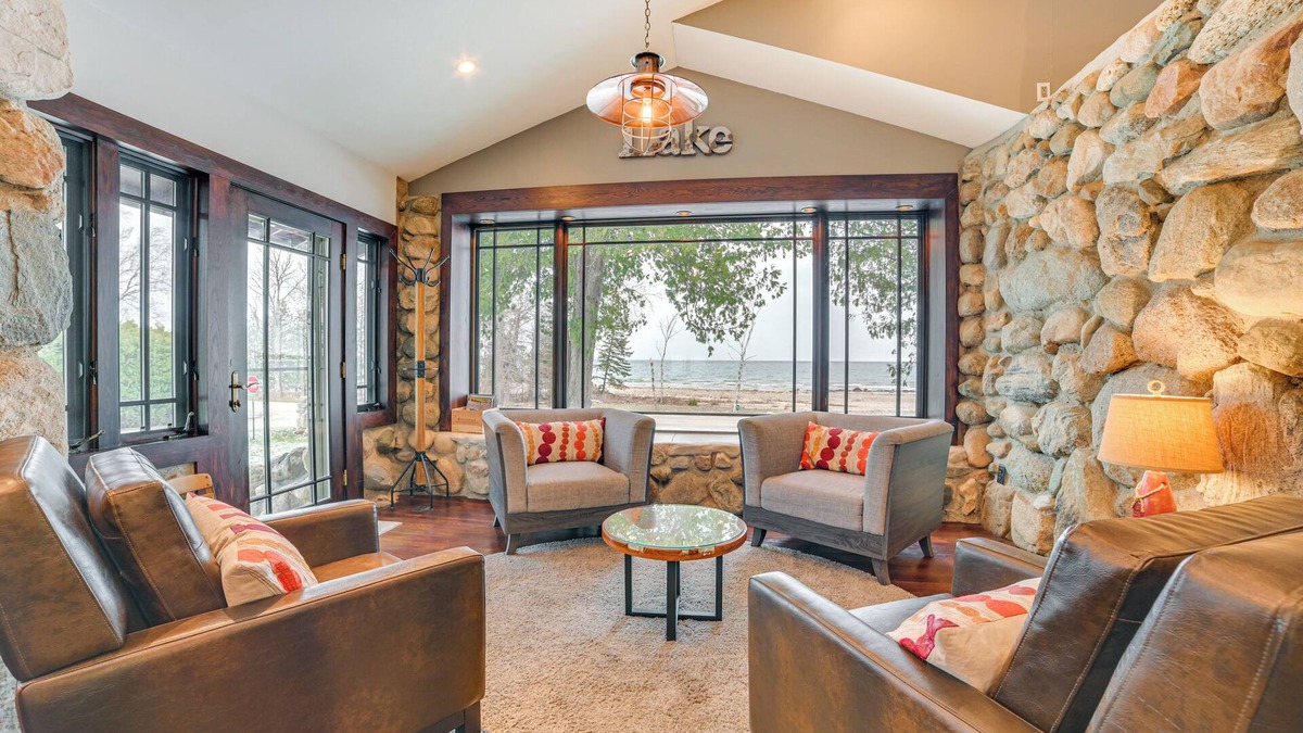 Charlevoix Cottage | Upscale Earl Young Charlevoix Cottage w/Deck!