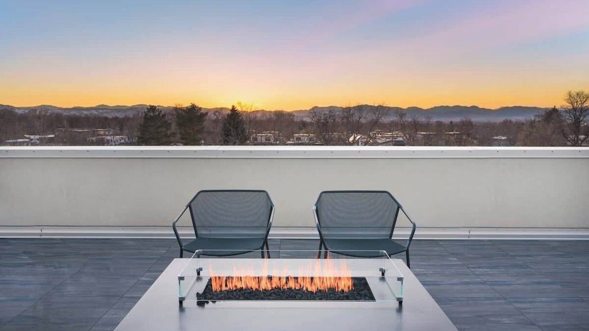 Berkeley Hotel | Upscale Flat with Rooftop Patio & Mountain Views!