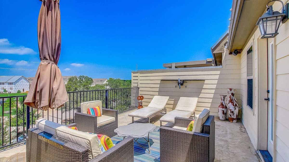 Georgetown House | Upscale four-story townhome next to park with elevator, rooftop terrace, & WiFi