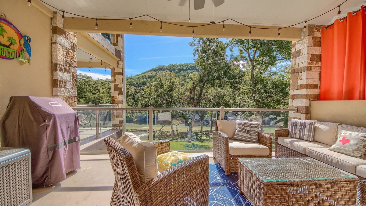 New Braunfels Condo | Upscale, gated with a pool, direct river access! Guadalupe Riverfront!