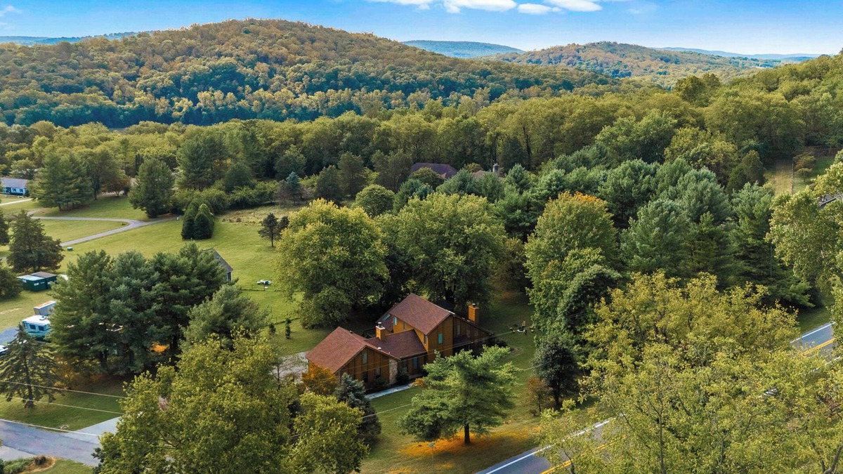 Bakerton House | Upscale Harpers Ferry Getaway