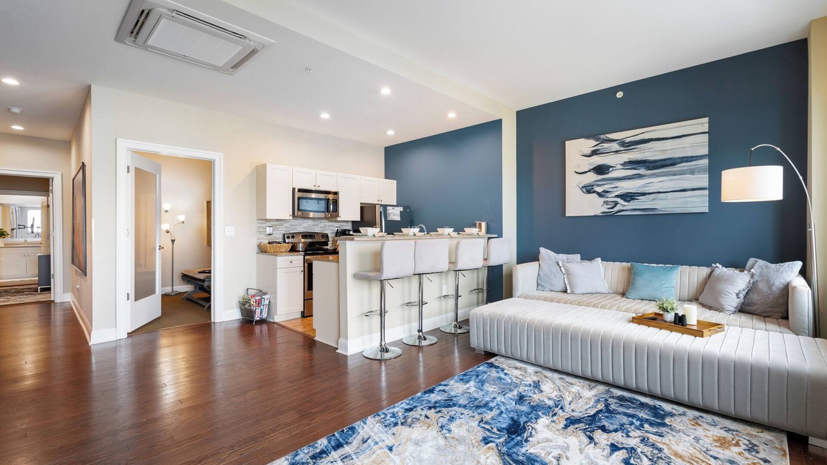 Downtown Pittsburgh Apartment | Upscale High-Rise Downtown