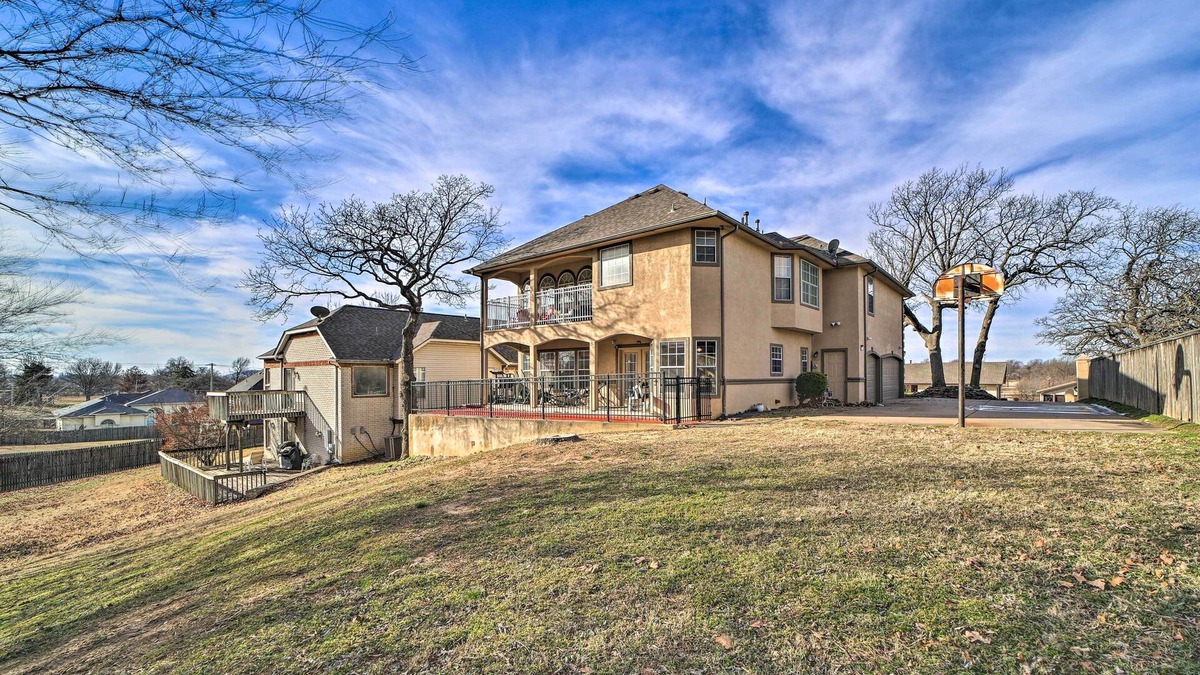 Downtown Tulsa House | Upscale Home w/Views & Game Room!