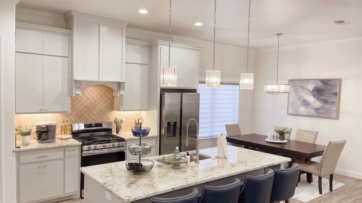 Lubbock House | Upscale in Uptown West 4/2/2