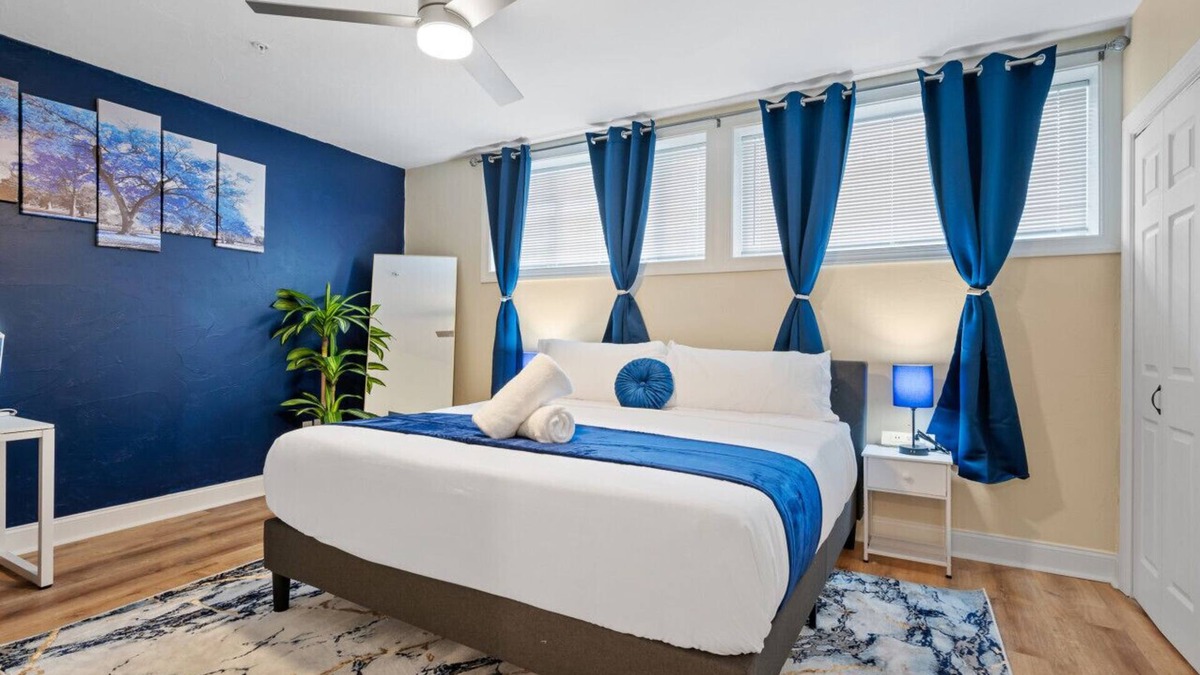 East Liberty Apartment | Upscale King Bed Suite |ADA w/Free parking!