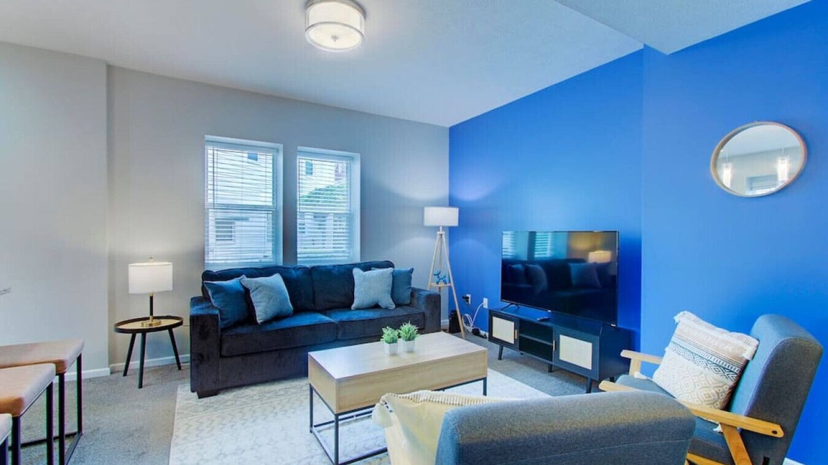 Cleveland Apartment | Upscale Little Italy Two Bedroom w/Private Drive
