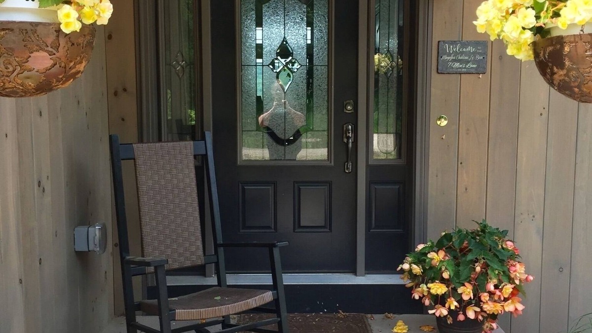 Underhill House | Upscale Loft Queen BR's in home with stunning Green Mountain & Adirondack views