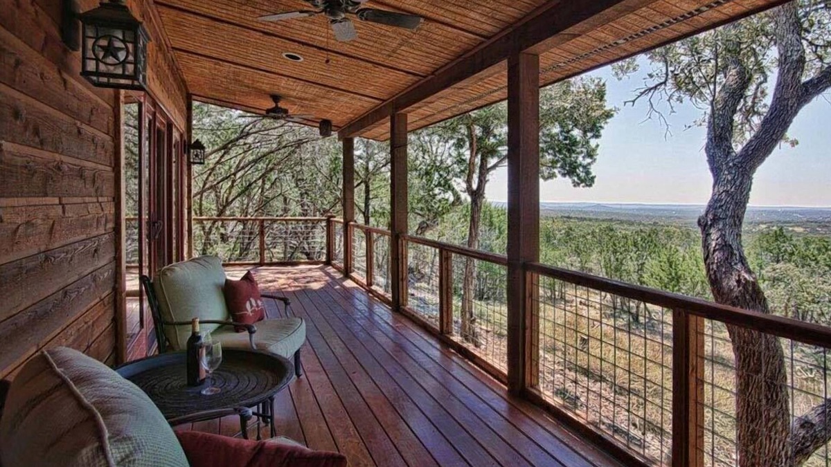 Wimberley Cabin | Upscale Luxury Cabin! Has it all Hot tub, Fireplace, Gorgeous Views!