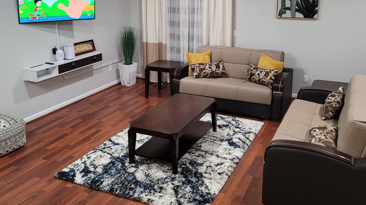 Odenton House | Upscale Luxury Townhouse, 3 BR, 2.5 bath near Fort Meade, Deck