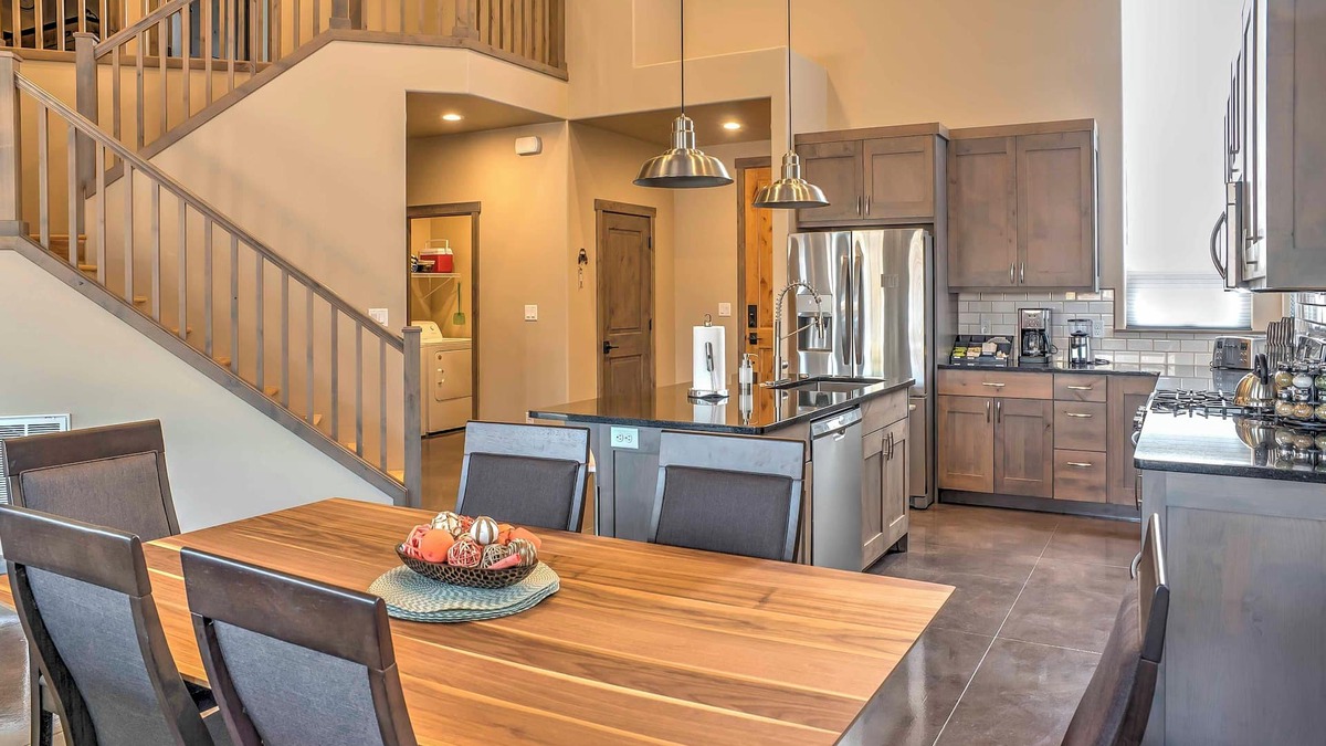 Moab South Valley Apartment | Upscale Moab Home w/Red Rock Views & Hot Tub