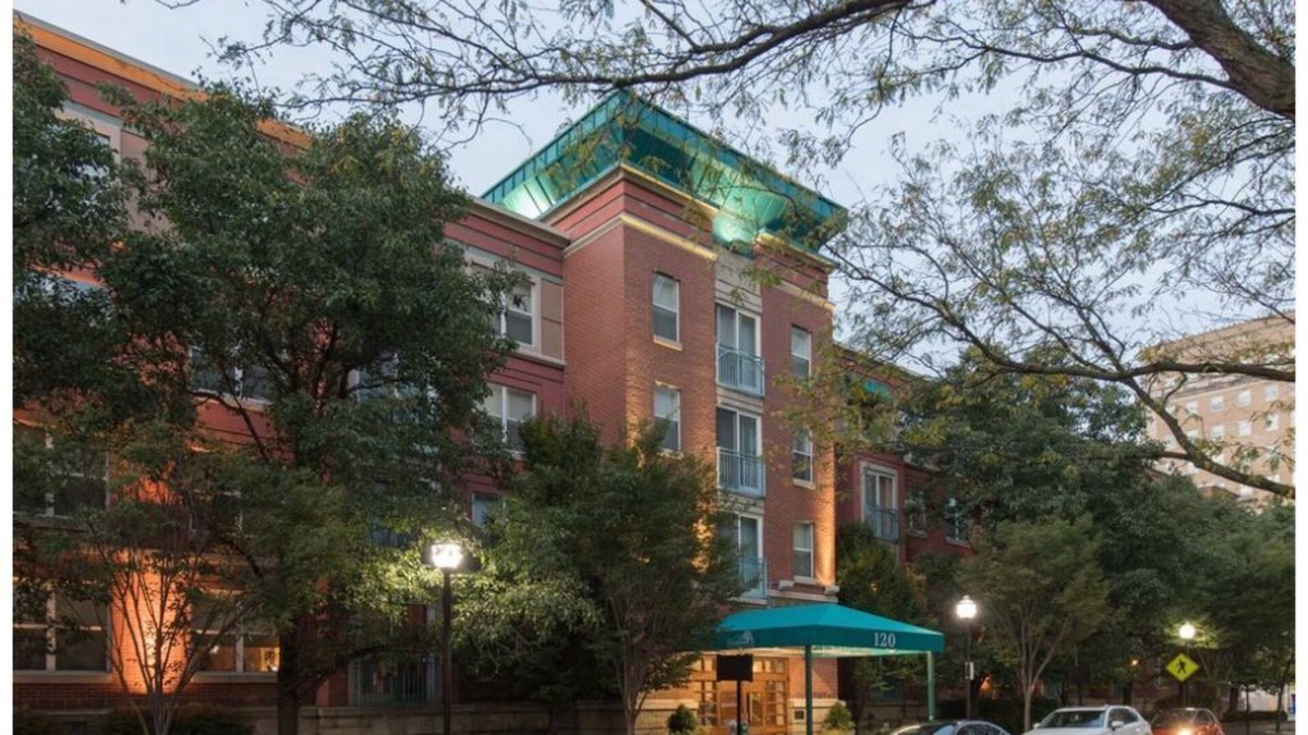 Downtown Cincinnati Apartment | Upscale Modern Apartment near OTR/Downtown Area