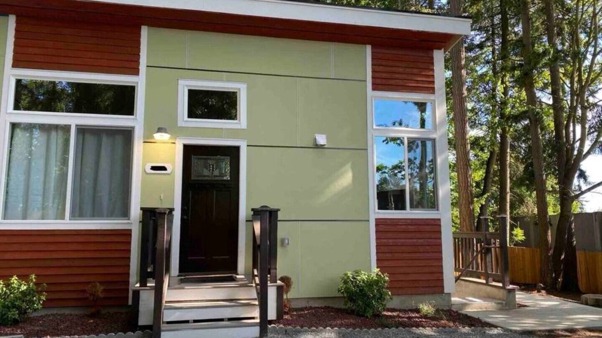 Kingsgate House | Upscale Modern Private Cottage