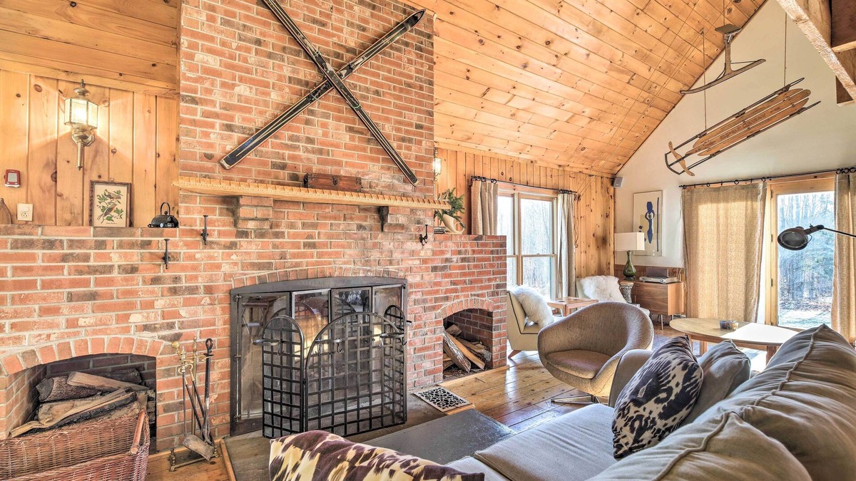 Green Mountains Cabin | Upscale Montgomery Cabin, Near Jay Peak Resort!