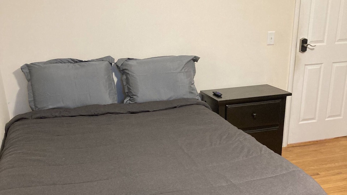 Reynolds Corners House | Upscale Neighborhood Cozy & Comfy w/Amenities Room #3