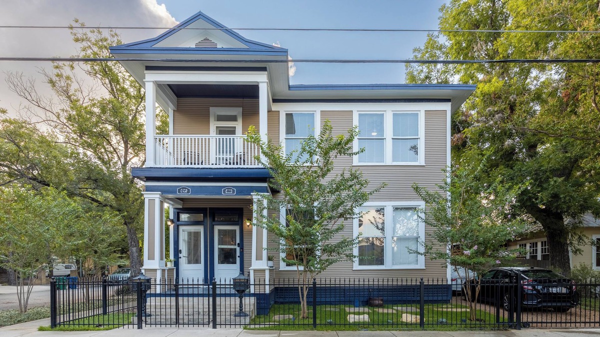 Arsenal Condo | Upscale, Quiet, and Relaxing King William Retreat