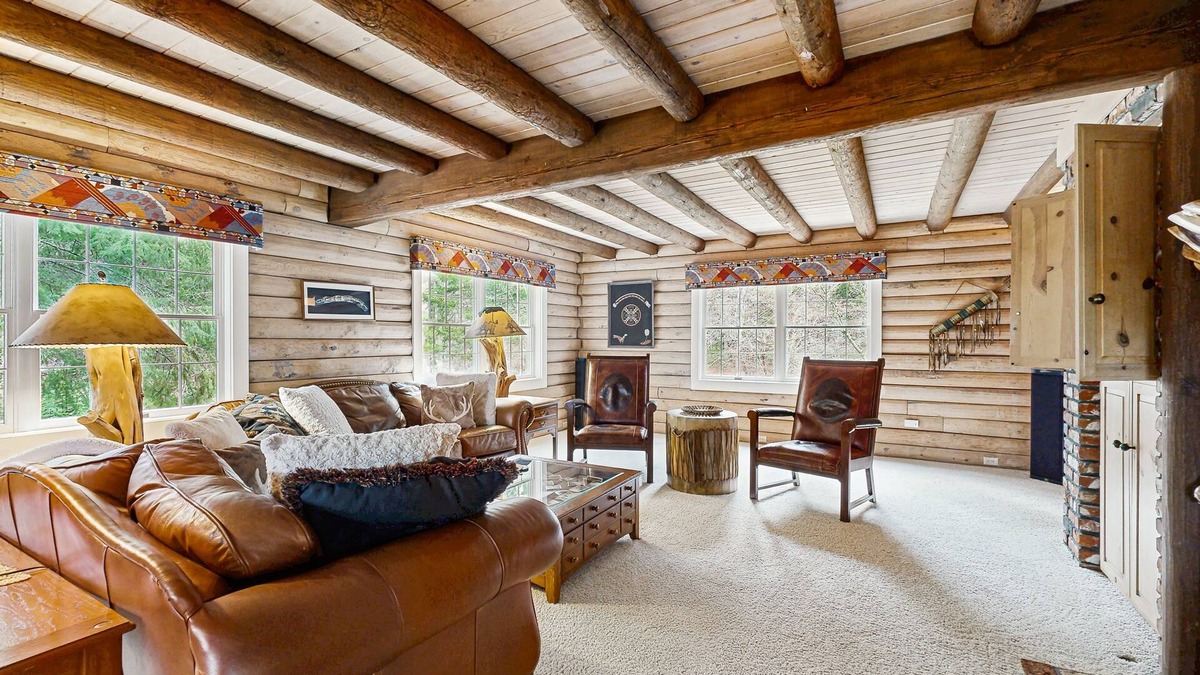 Trout Lake Cabin | Upscale Riverfront Lodge with Firepits & Game Room - Close to Mt. Adams