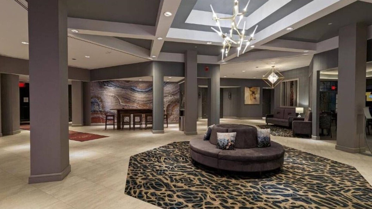 Edison House | Upscale Room Near Edison Convention Center