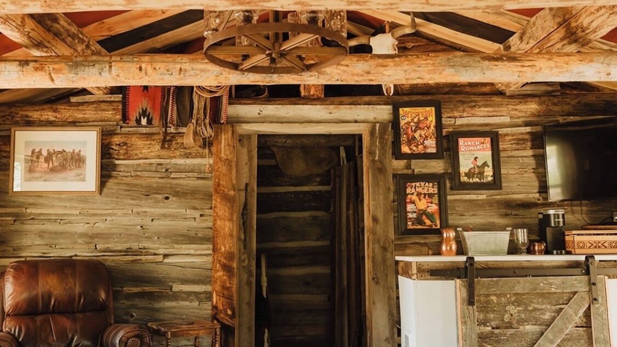 Silver Lake Cabin | Upscale rustic cabin in Silver Lake, Oregon's outback