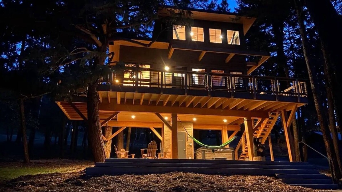 Indian Hills Cabin | Upscale Treehouse Escape - Hot Tub & Mountain Air