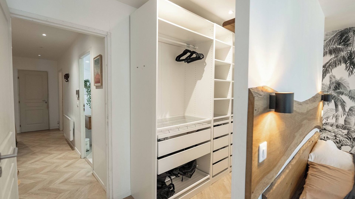 Lormont Apartment | Upscale triplex with terrace