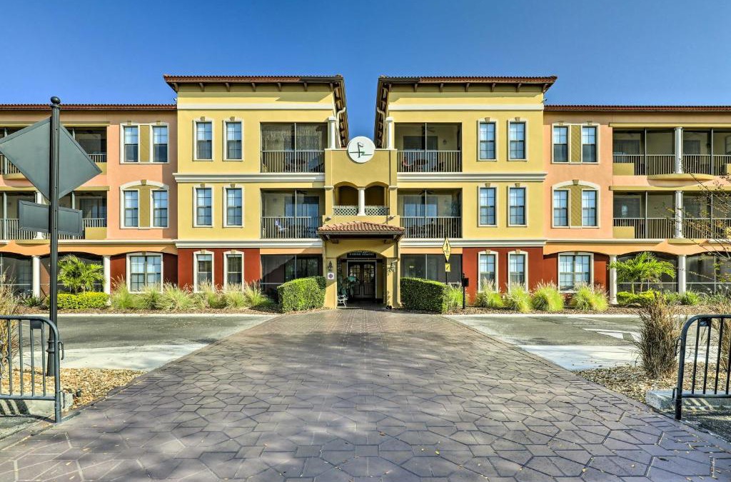 Carrollwood Apartment | Upscale Unit in Private Golf Resort with Pool!